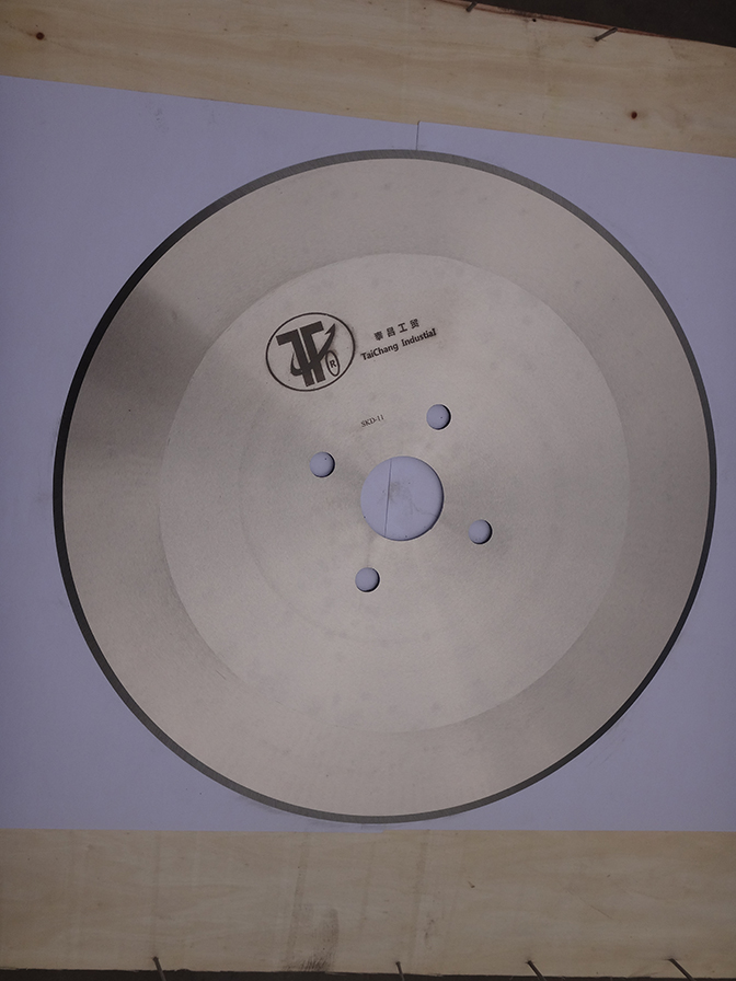 小角度一分二裁刀、90°直裁圓盤刀、胎面裁斷刀